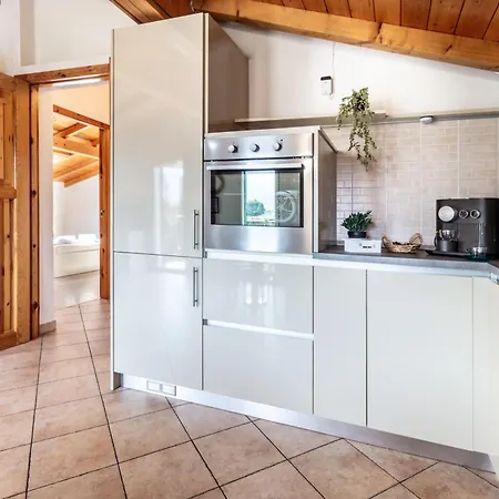 I Tre Sguardi Apartment Brusimpiano
